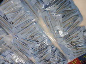 Tijeras de resorte para cejas multicolor de calidad 100%, tijera de resorte para recortar cejas de nuevo estilo - Product Image 4