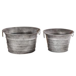 Cubo de maceta de metal galvanizado rústico con diseño de letrina Vintage para jardín de estilo de granja y configuración de decoración al aire libre - Product Image 2