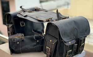 Sacoches de moto en cuir à motif personnalisé vintage unisexe Sacs de sport de voyage universels avec pochette latérale - Product Image 3