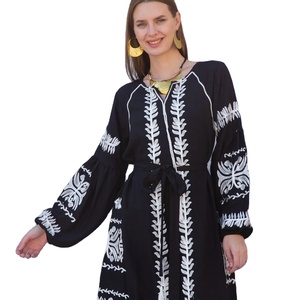 Ukrainien Boho Gypsy Haute Couture Robe De Soirée À Manches Longues Col En V Tissé Tissu Motif Décorations Longueur Au Sol Longueur Au Genou - Product Image 1