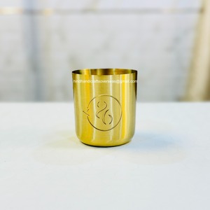 Tarro de vela personalizado de forma redonda hecho de metal puro utilizado para la decoración del hogar con logotipo personalizado que lo hace más atractivo - Product Image 1