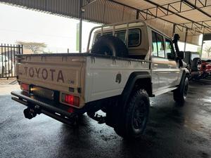 Land Cruiser 79 4.5D-4D LX 2024 Usado, SUV de 5 Plazas, Cuero, Automático, 6 Velocidades, Alta Calidad, Volante a la Derecha/Izquierda - Product Image 6