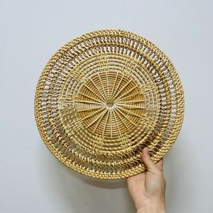 Napperon en osier de rotin rond classique Tapis de table élégants pour décor de table à manger - Product Image 4