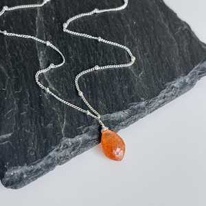 Collar de Piedra del Sol de Oregón con Forma de Lágrima Puntiaguda, Cadena Delicada de Satélite para Colgar, Plata de Ley 925, Idea de Regalo para el Día de la Madre, Calidez - Product Image 3