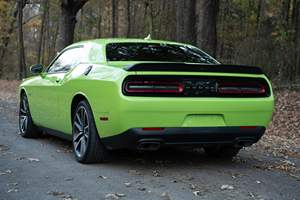 Challenger R/T Shaker 2023 con Motor Hemi V8, Paquete Shaker, Color Sublime - Product Image 3