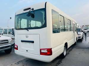 Autobús Toyota Coaster Usado de 30 Asientos con Motor de Gasolina 2TR para Viajes de Larga Distancia - Transmisión Automática - Product Image 2