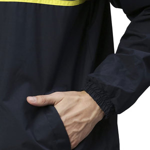 Veste de Pluie Streetwear en Nylon Softshell Imperméable Tissé pour Sports de Plein Air pour Hommes - Product Image 3