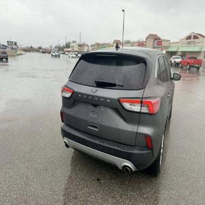 EXCELENTE ESTADO Ford Escape SE 2022 - Product Image 3