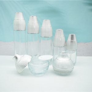 ชุดขวดผลิตภัณฑ์ดูแลผิวแบบครบวงจร - เก็บผลิตภัณฑ์บำรุงผิวครบชุดในบรรจุภัณฑ์แก้วพรีเมียม - Product Image 3