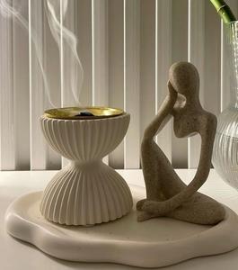 Elegante quemador de aluminio Bakhoor/Dhoop con acabado texturizado y personalizado para decoración y fragancia del hogar - Product Image 2