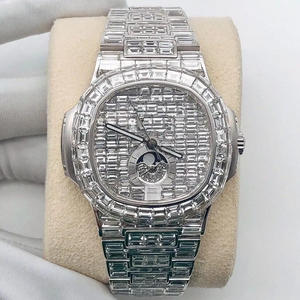 Montre de luxe personnalisée en or jaune, sertie de diamants Moissanite, design de créateur, montre de soirée haut de gamme avec baguettes, montre de marque - Product Image 6