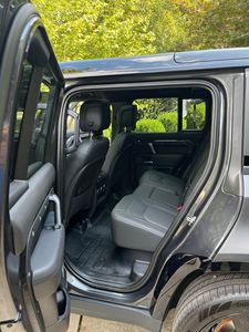 2023 Linndover Defender 110 V-8 Carpathian, SUV 4x4 con Motor V8 Supercargado de 518 hp, Euro VI, Cámara Trasera de 360°, Techo Panorámico - Product Image 6