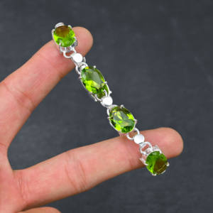 กำไลข้อมือหินเพอริโดต์สีเขียวแอปเปิ้ลขนาด10X14มม. งานแฮนด์เมดทรงรีชุบเงินและ925 5-หินหรูหราได้รับการรับรอง IGI 7-8 - Product Image 2