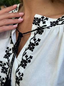 Chemisier blanc robe ukrainienne avec broderie bohème Vishivanka chemisier folklorique fait à la main style traditionnel ukrainien cadeau - Product Image 2