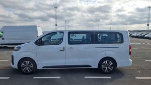 Minibús Usado Peugeot Traveller L3H1 Business VIP 2025, Motor Diésel 2.0L, Transmisión Automática de 8 Velocidades, 7 Asientos - Product Image 3