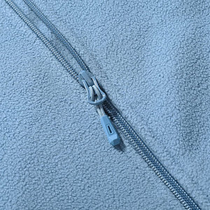 Veste d'hiver en polaire confortable et au look classique avec une texture lisse et un design chaud Veste en polaire - Product Image 4