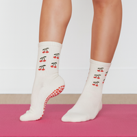 Chaussettes respirantes en coton et bambou à froufrous Chaussettes personnalisées antidérapantes à volants Fitness Yoga Pilates Chaussettes avec poignées en forme de cœur