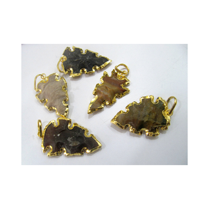 Colgante Galvanizado de Punta de Flecha de Latón Vintage para Niños-Entrega Global de Serenidad y Paz - Product Image 1