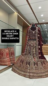 Conjunto de Lehenga Choli adornado con ropa festiva india y pakistaní de terciopelo clásico con lentejuelas y trabajo de piedra para mujer a la venta. - Product Image 2