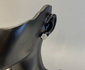 Boucles d'oreilles fleurs de luxe élégantes Boucles d'oreilles fleurs diamant Moissanite coupe ronde en argent 925 Cadeau de mariage de fiançailles fin - Product Image 5