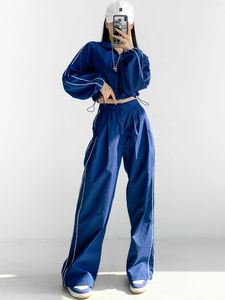 เสื้อแจ็คเก็ตและกางเกงกันลมแบบซิปแบบกําหนดเองชุดสองชิ้นชุดวอร์มโพลีเอสเตอร์ไนลอนแบบกําหนดเองสําหรับผู้หญิง - Product Image 3