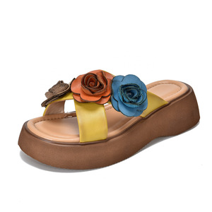 Sandalias de cuero para mujer, tipo chanclas, para verano, playa, casuales, cómodas. - Product Image 4