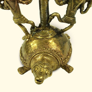 Tortuga artística Dhokra de latón de 9,4 pulgadas hecha a mano con soporte de vela para hombres, regalo de Navidad y Diwali de Metal ecológico - Product Image 5