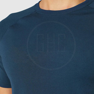 เสื้อยืดออกกำลังกายผ้าโพลีเอสเตอร์/ ผ้าฝ้ายเนื้อนุ่มออกแบบได้ตามต้องการ - Product Image 5