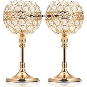 Bougeoirs votifs d'intérieur et d'extérieur en métal poli et doré Ensemble de 2 bougeoirs de décoration de table de forme ronde - Product Image 1