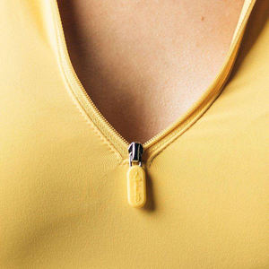 2025 Impresión de logotipo personalizado Conjuntos de yoga ligeros de alta calidad para mujeres con logotipo frontal que incluye pantalones cortos Opciones de longitud personalizada - Product Image 6