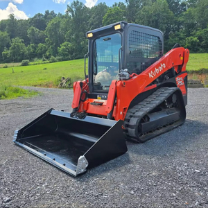 Chargeuse compacte KUBOTA SVL75-2 avec cabine EROPS, chauffage et climatisation, écran avancé avec caméra, hydraulique auxiliaire à haut débit, chargeuse sur chenilles - Product Image 3