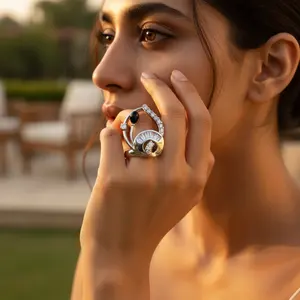 แหวนเงินแท้ 925 ประดับออนิกซ์และเพชร สำหรับผู้หญิง ดีไซน์โดดเด่น - Product Image 1