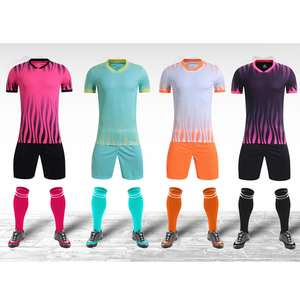 Conjuntos de Uniformes de Fútbol de Poliéster Transpirable de Secado Rápido de Alta Calidad Unisex, Ropa Deportiva de Manga Larga para Adultos, Logotipo Personalizado, Equipo Personalizado - Product Image 3