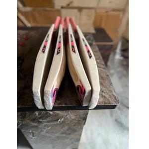 Batte en bois de saule naturel de la meilleure qualité pour le tennis et le cricket disponible à la vente - Product Image 1