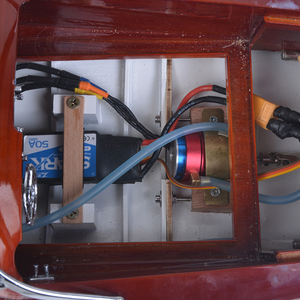 Riva Aquarama pintado con Motor RC modelo de lancha rápida de madera para decoración del hogar y exhibición antigua (67Lx20Wx25H cm) - Product Image 6