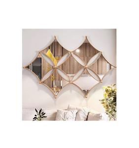 Miroir mural de mariage élégant et moderne en laiton éclairé, fait à la main, plaqué or, durable et écologique pour la décoration de la maison - Product Image 1