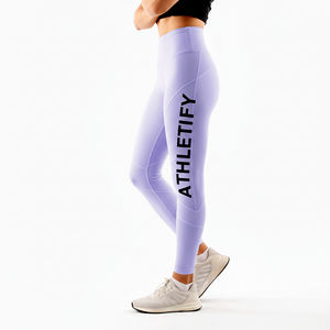 Leggings de yoga à taille élastique, coupe flexible, à la mode, résistants aux squats, parfaits pour la course à pied et les vêtements de sport. - Product Image 1