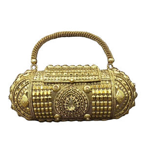 กระเป๋าคลัทช์สำหรับงานกลางคืน ดีไซน์หรูหรา ประดับคริสตัลและโลหะ งานฝีมือประณีต พร้อมรายละเอียดที่สง่างาม เหมาะสำหรับโอกาสพิเศษ - Product Image 1