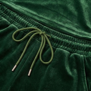 Ventes en gros de survêtements pour femmes, sur mesure, élégants, décontractés, de haute qualité, à capuche, en velours, ensembles de jogging tendance, sport de qualité supérieure - Product Image 5