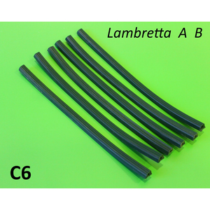 Juego de revestimientos de goma verdes para el suelo de Lambretta A - Product Image 1