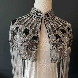 Cape Burlesque élégante avec brins perlés et paillettes Belle enveloppe festive avec silhouette droite pour les festivals - Product Image 1