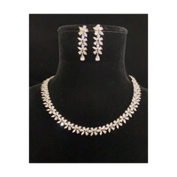 Set kalung & anting CZ desain daun elegan terlaris untuk perhiasan ulang tahun pertunangan pesta pernikahan