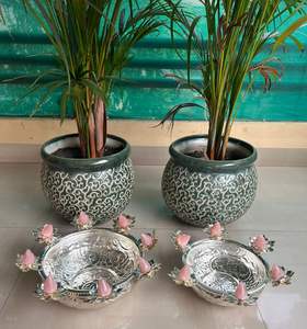 Bol Urli en argent allemand avec motif de lotus, lot de 2, accessoire de décoration intérieure, décoration Diwali, collection festive, décoration de la maison - Product Image 2