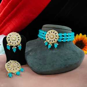 Conjunto de Gargantilla de piedra Kundan de artesanía tradicional de elegancia moderna con collar de moda de perlas para un aspecto real - Product Image 4