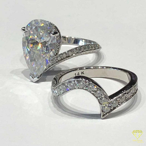 Anillo de compromiso de moissanita en forma de pera con anillo de boda de pavé curvo a juego Conjunto de anillo de novia elegante - Product Image 4