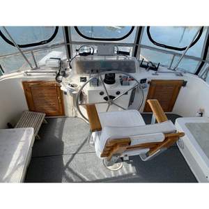 Bateau à moteur en fibre de verre Kha Shing Vista 40 de 1987 - Product Image 4