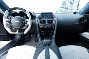 SUPER CLEAN 2019 A-S-T-O-N MA-RT-IN DBS SUPERLEGGERA COUPE PRÊT À ÊTRE EXPÉDIÉ - Product Image 4