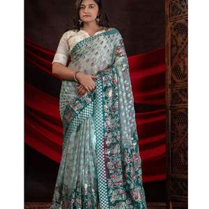 Sari de Brasso negro tradicional con motivos florales de trabajo de lámina Textura de Georgette transparente Pallu rico y eventos étnicos de frontera clásica - Product Image 2