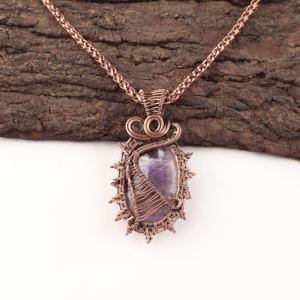 Collier en fil de cuivre plaqué argent avec pendentif en améthyste naturelle ovale, idéal pour les occasions spéciales - Product Image 1
