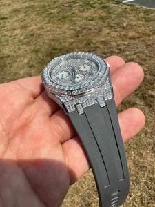 Reloj de Diamantes Moissanite para Hombre, Estilo Hip Hop, con Correa de Goma y Caja de Acero Inoxidable, Esfera con Corte de Hielo, Aspecto Elegante y Moderno para la Moda Urbana - Product Image 2